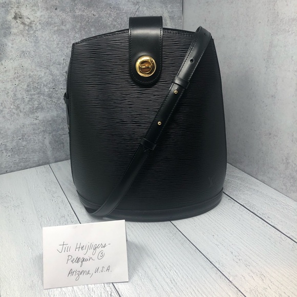 Louis Vuitton Handbags - 🎅🏻  👀 Louis Vuitton SEXY Black Epi ClunyBucket